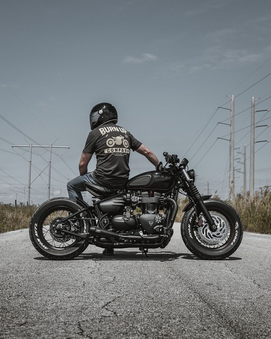 Motone Saturn V - Exhaust System - Triumph Bobber, Speedmaster - Black