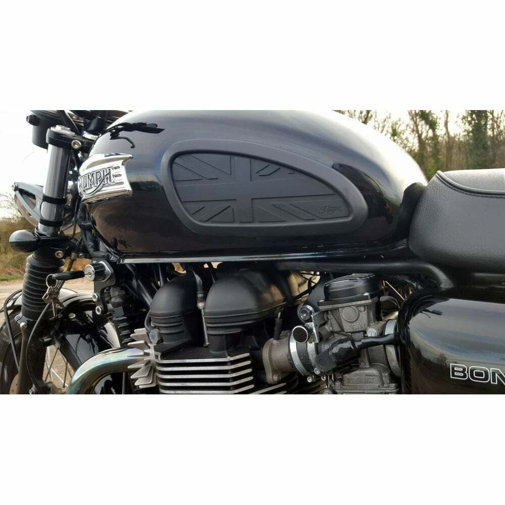 MOTONE TRIUMPH BONNEVILLE THRUXTON - FINNED EFI CARB TOPS CONTRAST CUT BLACK