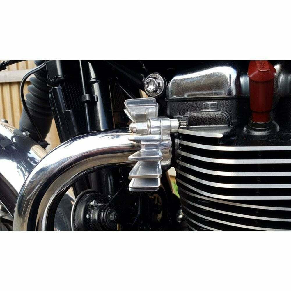 Motone Finned Exhaust Clamps TRIUMPH BONNEVILLE T100 T120 BOBBER STREET TWIN