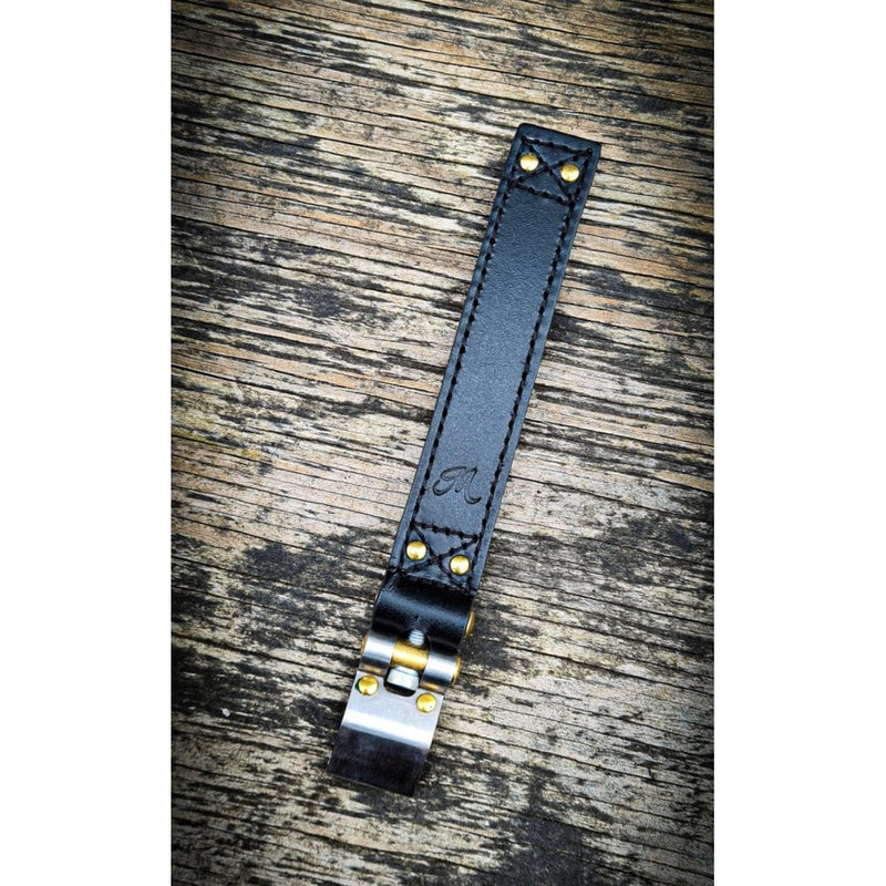 MOTONE TRIUMPH BOBBER SPEEDMASTER BATTERY STRAP BLACK LEATHER & BRASS