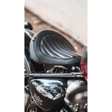 MOTONE KING COBRA SEAT - VERTICAL RIBS - TRIUMPH BOBBER